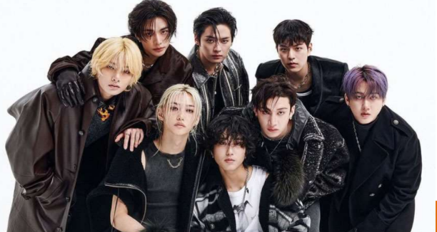 STRAY KIDS
